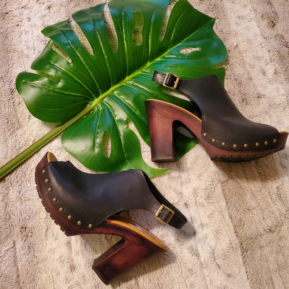 New KORKS Clogs
